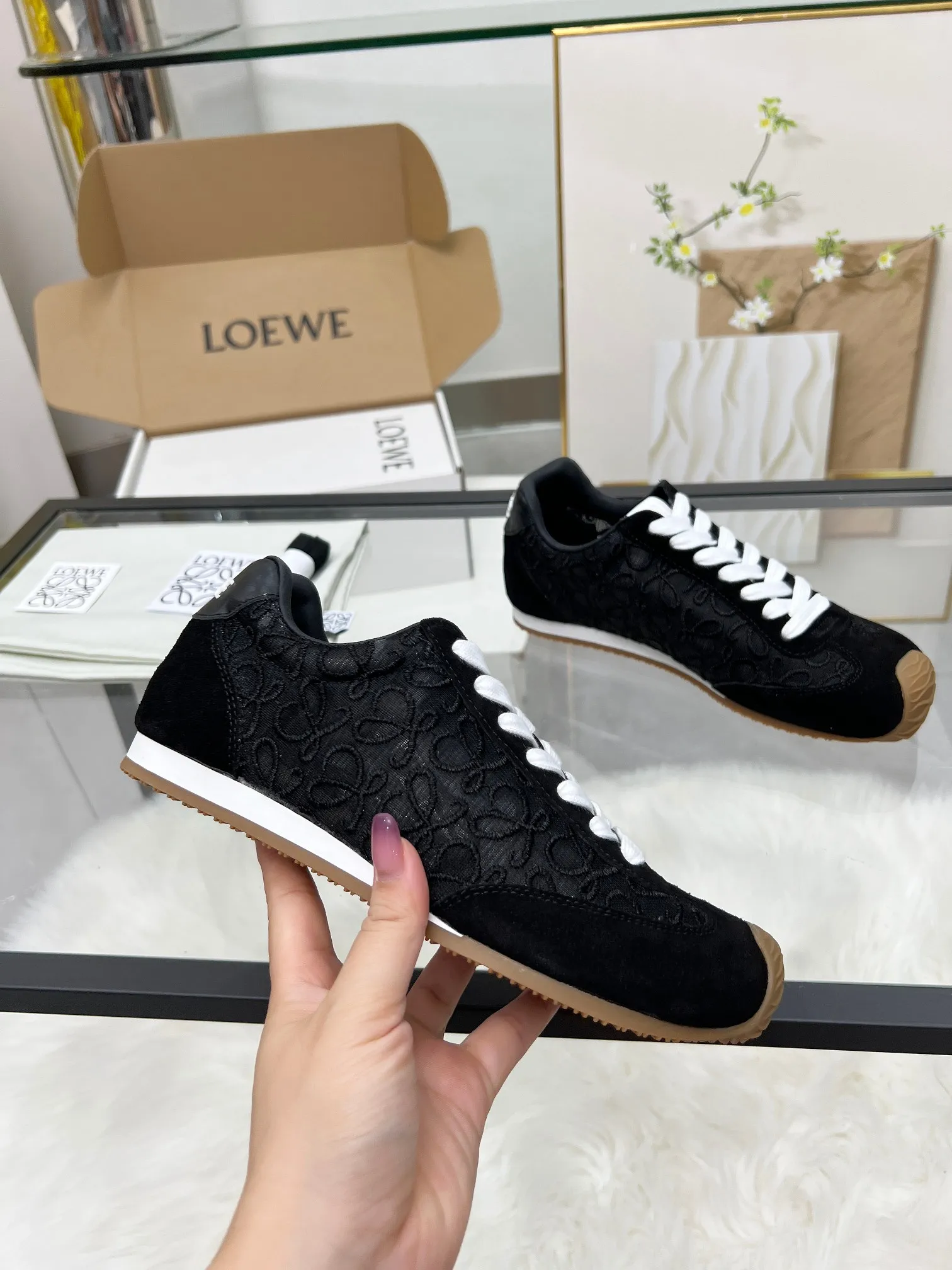👟👟Ex-factory price 460👟👟 Men's size +10 2025 early spring new style, same style as Wang Yibo! Loewe Ballet Runner 2.0 sneakers for couples. New color matching retro series running shoes. Standard size: women's size 35-40, button +10. Men's size. 39-45, button ➕10.